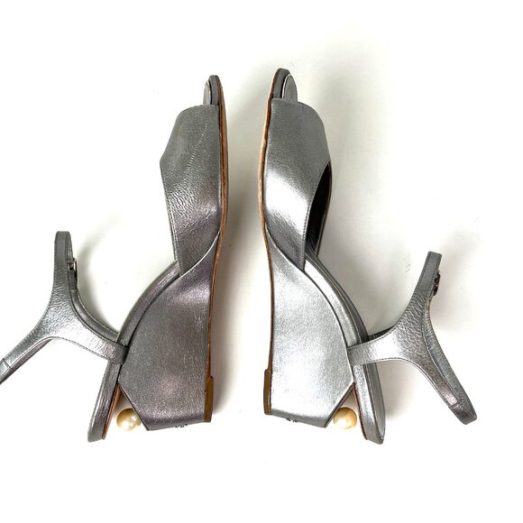 Authentic CHANEL Pearl CC Logo Silver Leather 2016 Wedge Sandals 38.5C 8 - Picture 11 of 15